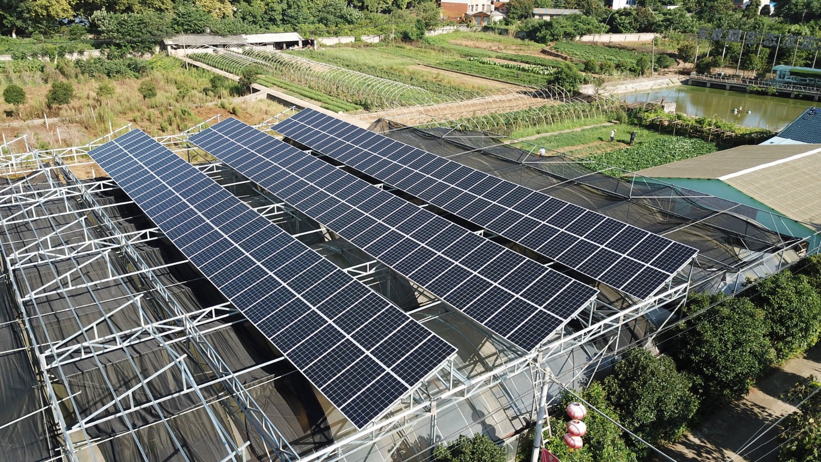 太阳能光伏发电，，，，，，绿色环保，，，，，，让你的生涯充满阳光