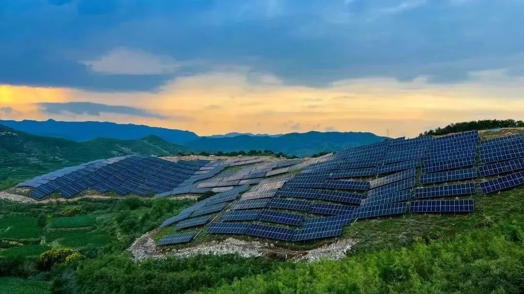 中央定调，，，，，，，发改委政策“三连发”，，，，，，，260亿津贴到账，，，，，，，光伏一周迎四大利好！