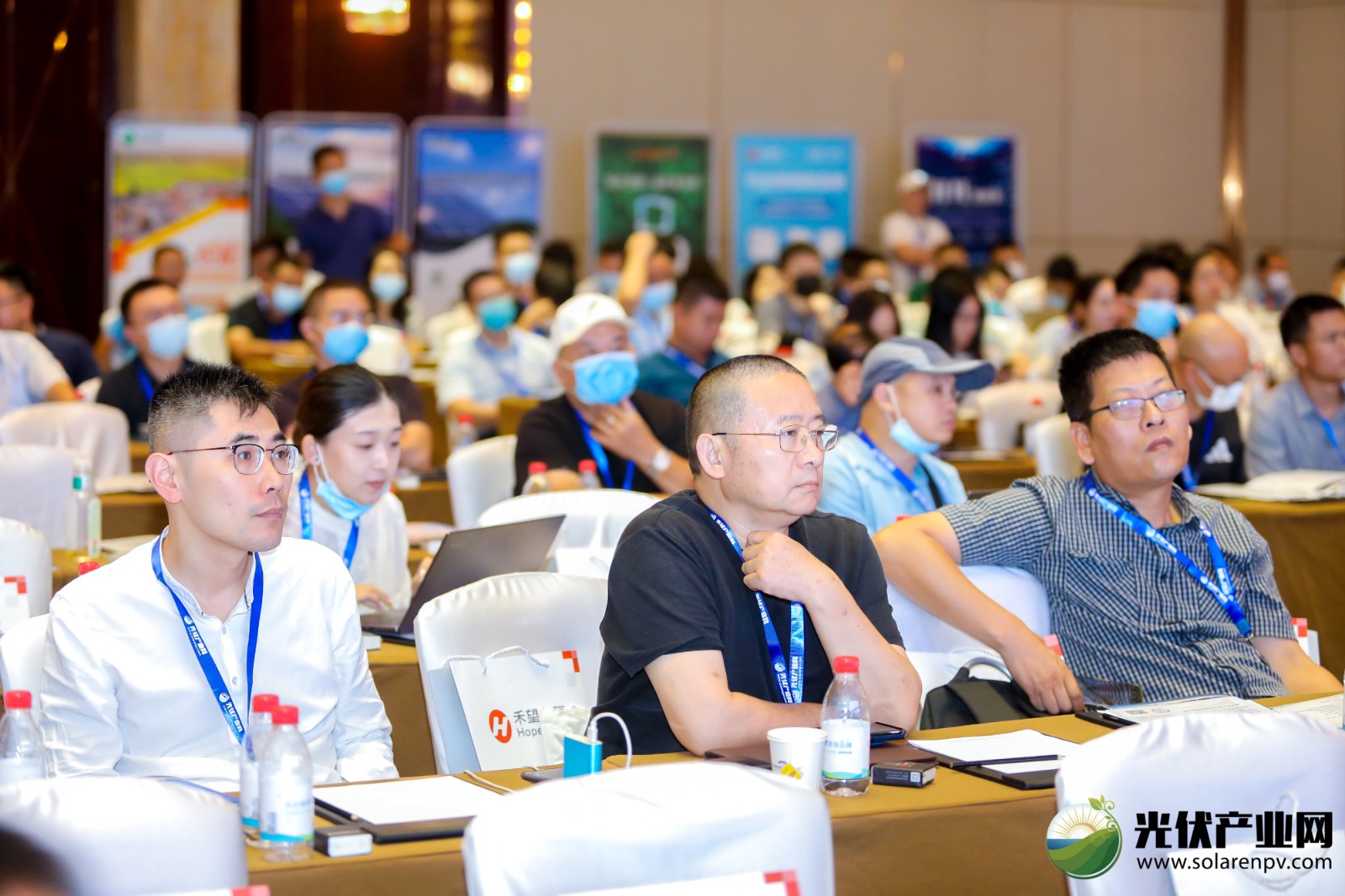 砥砺前行 | 365速发国际最新平台光电建材B02系列应用系统体验交流会&2022第二届中部散布式光伏立异生长论坛圆满落幕